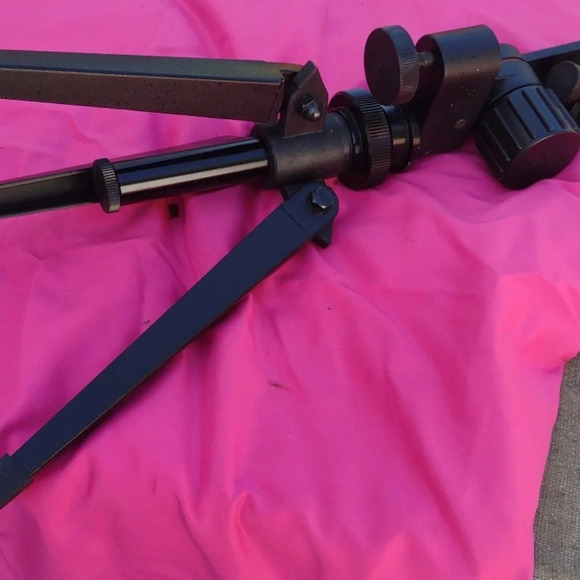 Bushnell Tripod - Picture 2 of 2